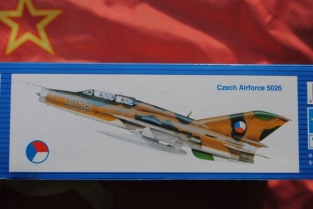 Trumpeter 02219  MiG-21UM Mongol B